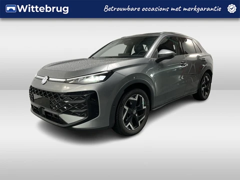 Volkswagen T-Roc 1.5 eTSI R-Line / FABRIEKSGARANTIE TOT 02-2028/ AUTOMAAT/ TREKHAAK/ NAVI/ CLIMA/ ST