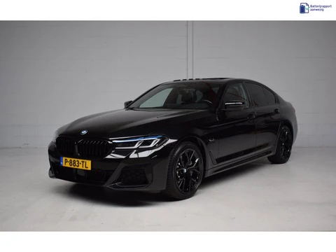 BMW 5-serie 530e M-SPORT ORG.NED / SCHUIFDAK / CAMERA / LEER / SFEERVERLICHTING / LASER / BTW / ADAP
