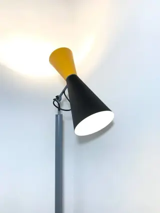 Le Corbusier - Nemo - Vloerlamp - Parliament Giallo/Nero