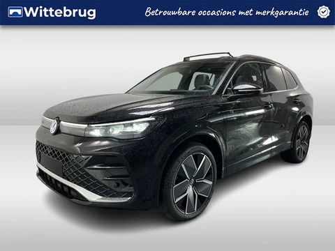 Volkswagen Tiguan 1.5 eHybrid R-Line / FABRIEKSGARANTIE TOT 02-2028/ AUTOMAAT/ LEER/ TREKHAAK/ PANO/