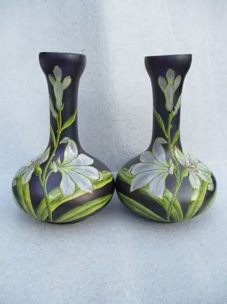 Paar Art Nouveau vazen. Geëmailleerd kristal. Boheems, rond