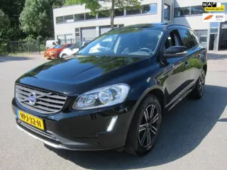 Volvo XC60 2.0 D3 FWD GRIJS KENTEKEN PANO DAK NAVI BLACK LINE DEALER AUTO!!