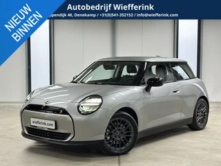 MINI 3-Deurs Cooper SE Essential 54.2 kWh 218pk | Camera | Navi | Carplay | Dodehoekdetectie | 17'' 