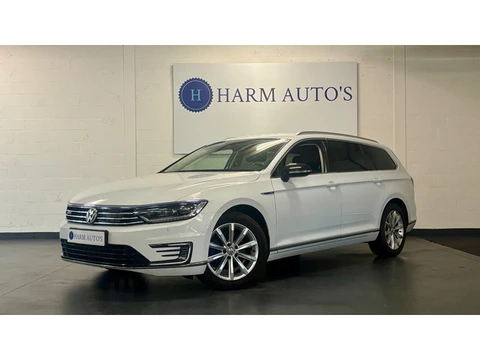 Volkswagen Passat Variant 1.4 TSI GTE DSG Alcantara / CAM / Trekhaak / Carplay / Navi / PDC