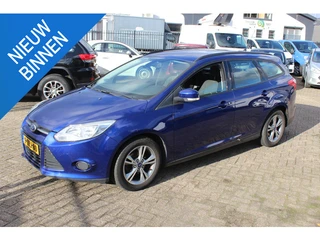 Ford Focus Wagon 1.0 Koppakking lek, motor loopt goed!