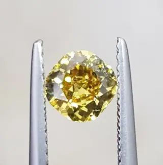 1 pcs Diamant - 0.63 ct - Cushion - Color Enhanced - fancy