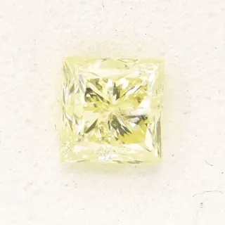 1 pcs Diamant - 0.69 ct - Prinses - Natural Fancy Yellow -