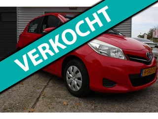 Toyota Yaris 1.0 VVT-i Now 5-deurs netjes, zuinig, nieuwe apk en beurt, boekjes, 2x sleutel, nl-auto
