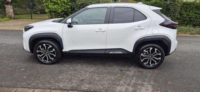 TOYOTA YARIS CROSS 1.5 Hybrid Dynamic  Camera achter  Apple-/ Android Carplay/stoelverw.