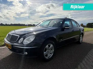 MERCEDES-BENZ E-KLASSE 320 AVANTGARDE / AUTOMAAT / PANO / NETTE STAAT