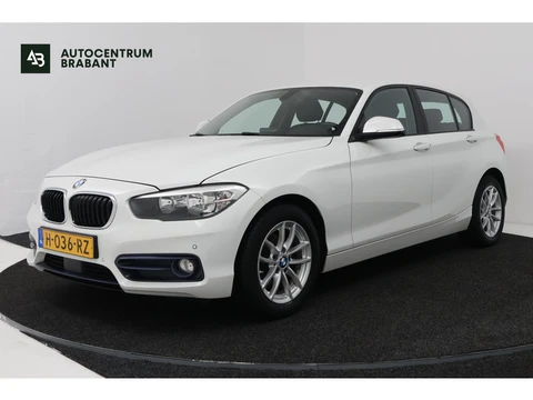 BMW 1-serie 118i Corporate Lease (STOELVERWARMING, NAVIGATIE, CRUISE CONTROL, PARKEERSENSOREN)