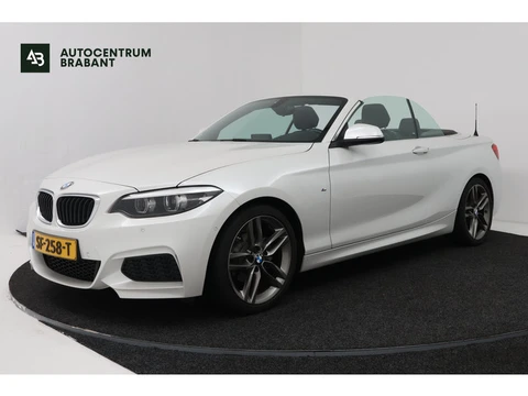 BMW 2 Serie Cabrio 218i High Executive (CAMERA, STUUR/STOELVERWARMING, CRUISE CONTROL, DIGITALE COCK