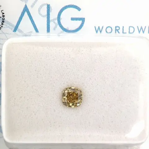 Diamant - 0.23 ct - Cushion - Fancy Vivid Yellow - SI2