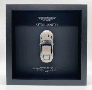 Decoratief object - FRAMEDWHEELS - Aston Martin DB11 V12 -