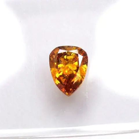 1 pcs Diamant - 0.35 ct - Briljant, Peer - Natural Fancy