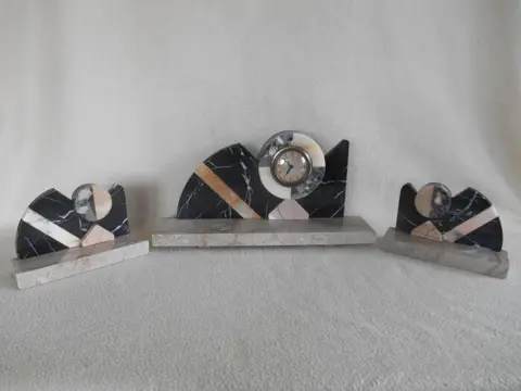 Drie delig klokkenstel (3)