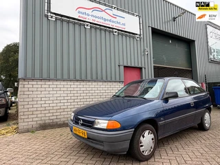 Opel Astra 1.4i Young