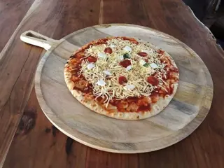 Pizza , snijplank , dienblad