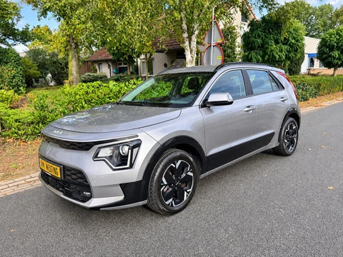 Kia Niro EV DynamicLine 64.8 kWh 204PK 1e EIGENAAR