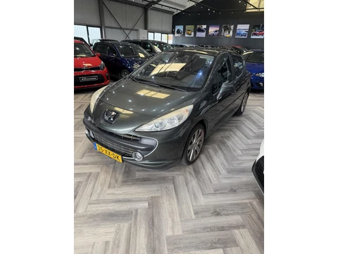 Peugeot 207 1.6-16V T Féline