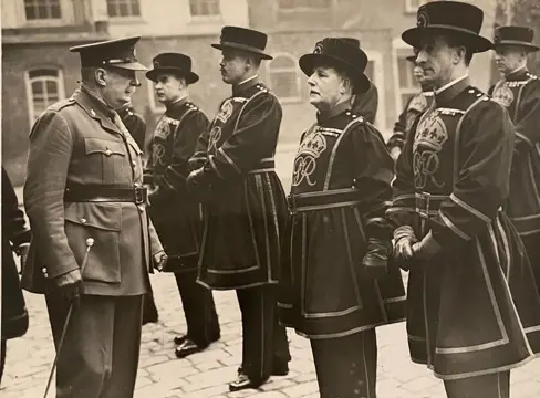 Fotobureau Holland - Yeomen Warders First Wartime Easter
