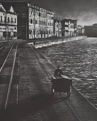 Fan HO (1931-2016) - As Evening Hurries By, Hong Kong 1955