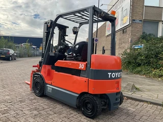 Toyota 7FBMF30 3000KG 3.30METER HEFTRUCK (bj 2006)