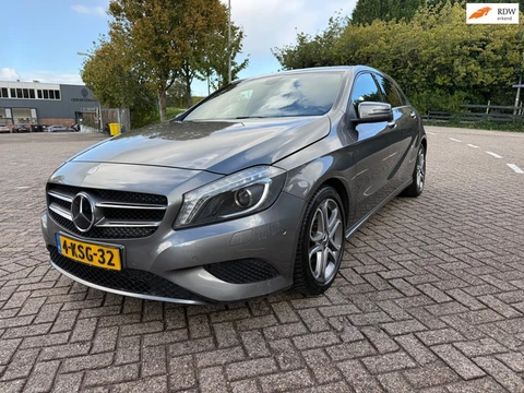 Mercedes-Benz A-klasse 180 Edition Navigatie 4U3