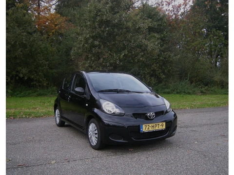 Toyota Aygo 1.0-12V . 5 Deurs . Airco . Elec ramen . enz