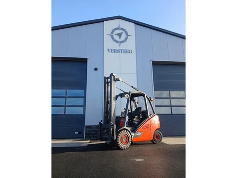 Linde H30D met 6.4m mast!! en maar 7800 uur!!