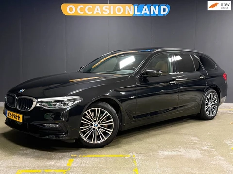 BMW 5-serie Touring 530i High Executive Sport|PANO|360CAM|TREKHAAK|KEYLESS|HUD|DODEHOEK|LEDER|SFEER|
