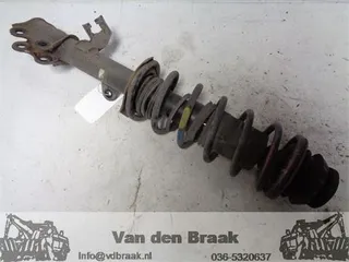 Nissan Micra 1.2 12V 2010-2017 Veerpoot links voor