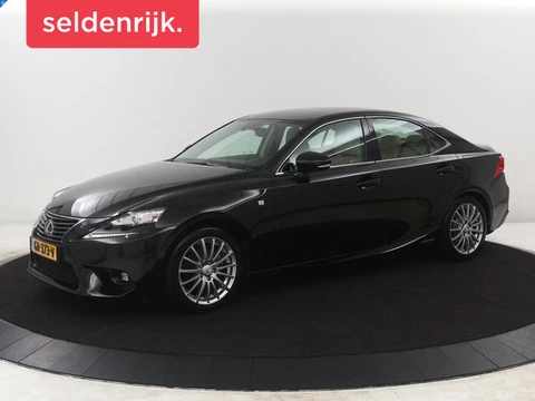 Lexus IS 300h Hybrid 25th Sport Edition | Cruise control | Leder | Stoelverwarming | Camera | Park a