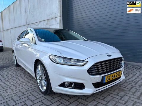 Ford Mondeo 1.5 TDCi Titanium LED PANO NAVI CLIMA 2015