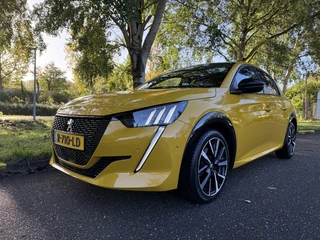 Peugeot 208 1.2 PureTech GT Pack Pano Stoelverwarming 3D cockpit