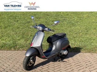 Vespa Bromscooter Sprint 50 S BTW'er | USB-Aansluiting in Handschoenkastje | Alarmsysteem