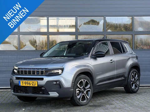 JEEP AVENGER BLACK EDITION 54 kWh (96% SOH) I 3-FASE LADEN I P-CAMERA I NAVIGATIE