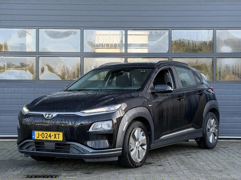 HYUNDAI KONA EV COMFORT 64 kWh (100% SOH) I 3-FASE LADEN I CLIMATE CONTROL I APPLE CARPLAY I P-CAMER