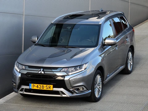 Mitsubishi Outlander PHEV 2.4 INSTYLE 4WD | PLUG IN HYBRID | SoH 75% | V2H | FULL OPTIONS | SCHUIFDA