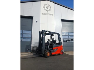 Linde E25 triplex met sideshift