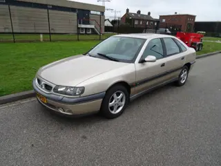 Renault Safrane 2.5 RXT automaat