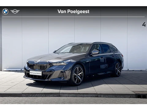 BMW i5 Touring eDrive40 M Sport Edition M-Sport Pro / 20 inch / Driving Assistant Plus / Glazendak /