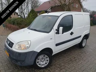 Fiat Doblò 1.6i 103pk Benzine met Zijdeur en Diverse Opties !