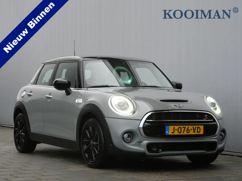 MINI 5-deurs 2.0 Cooper S Chili 192 Pk Automaat Navi / DAB / Apple Carplay / Camera / Leer