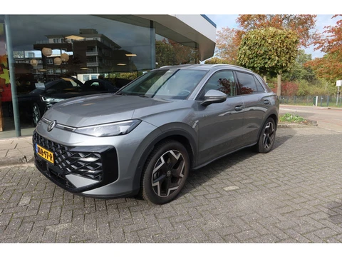 Volkswagen T-Roc 1.5 eTsi 150PK R-Line First Edition Automaat I All-Season
