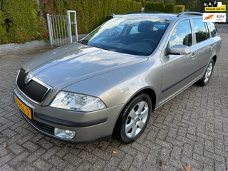 Skoda Octavia Combi 1.6 FSI 5DRS Tour AIRCO CRUISE NAP TREKHAAK