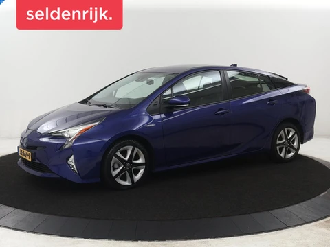 Toyota Prius 1.8 Executive | Adaptive cruise | Leder | Stoelverwarming |  Camera | Park assist | Nav