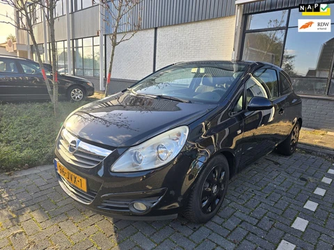 Opel Corsa 1.4-16V White Edition Airco Nieuwe APK