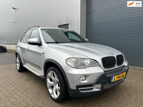 BMW X5 xDrive48i High EXE AUT PANO LEDER HUD