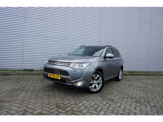 Mitsubishi Outlander 2.0 PHEV Executive Edition AUTOMAAT - Navi / Cruise / Camera / Elektr. ramen / 